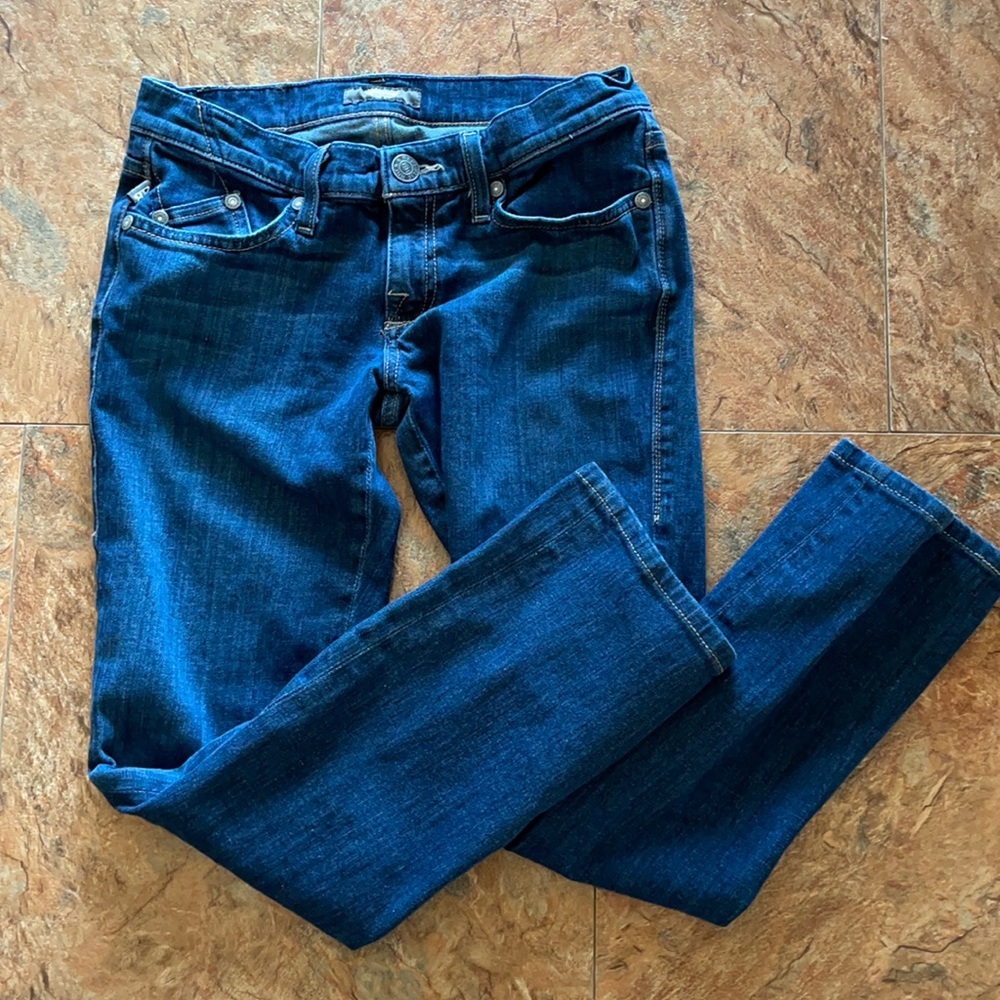 Rock & Republic jeans size 27 Inseam is 28 inches.